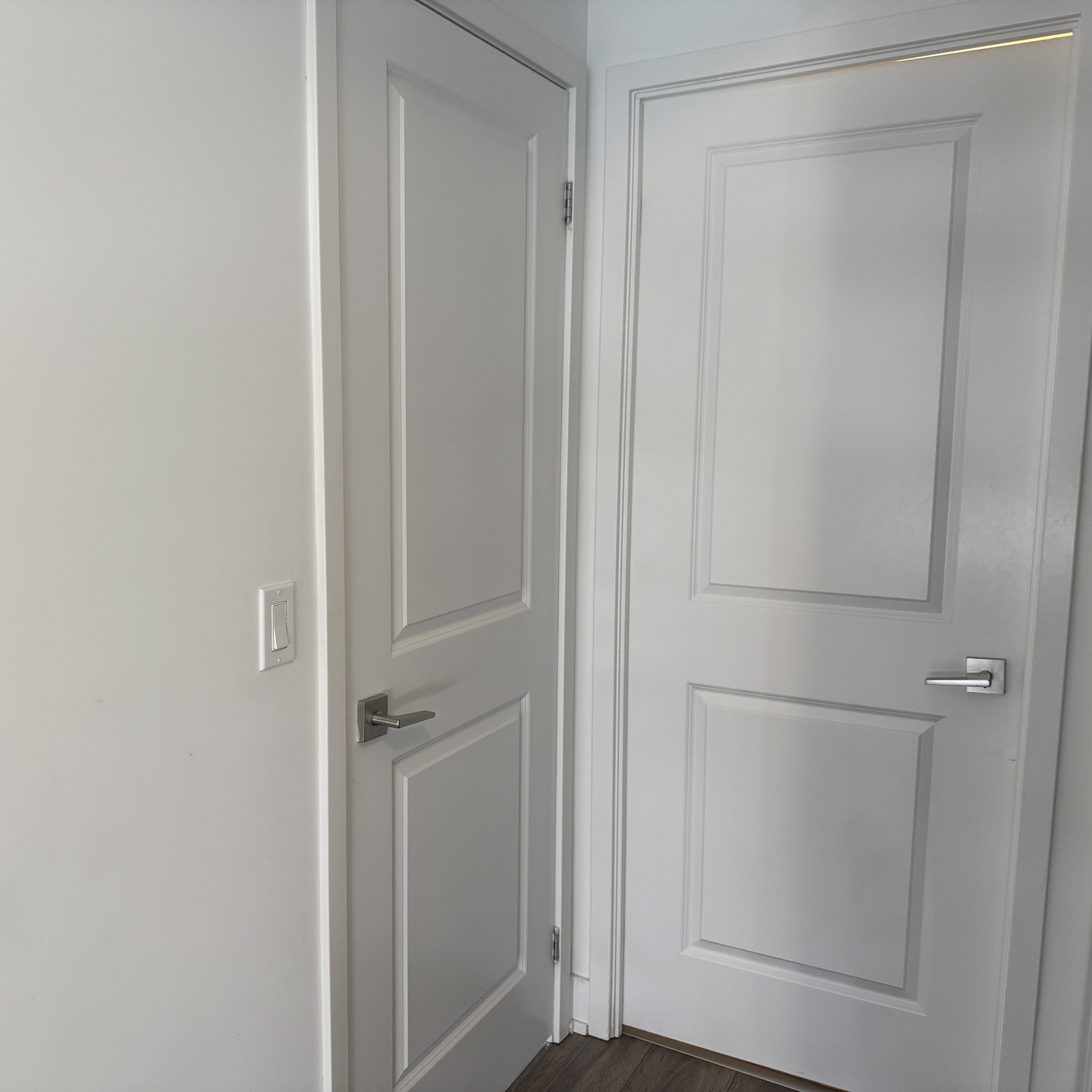 The knock knock sound of fingers or fists tapping on a door.